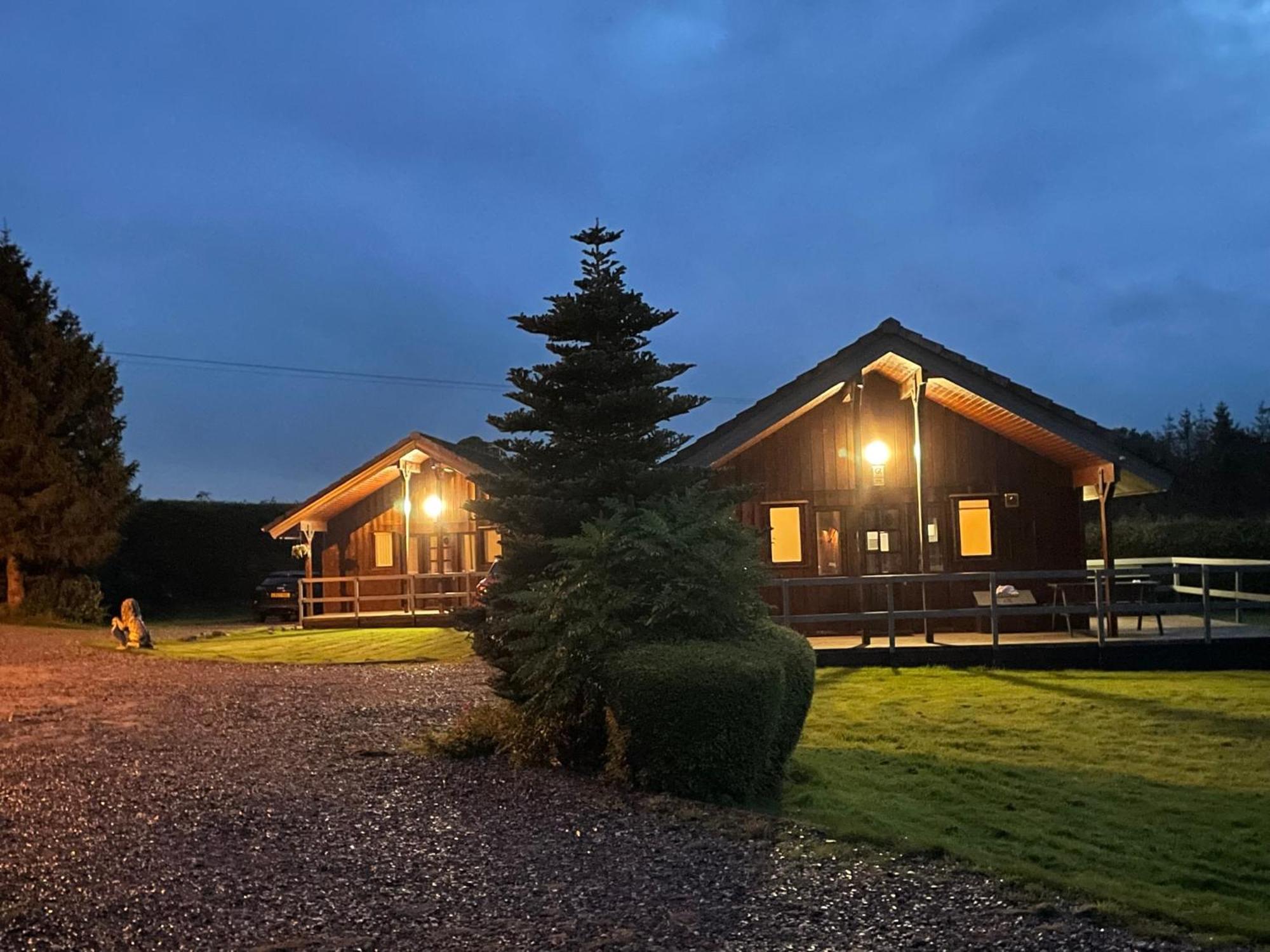 Wellsfield Farm Holiday Lodges 스털링 외부 사진